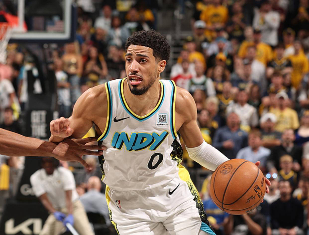 九游体育-西亚卡姆新星比赛局势复杂表现突出，热火前途光明！再创辉煌时刻-九游体育