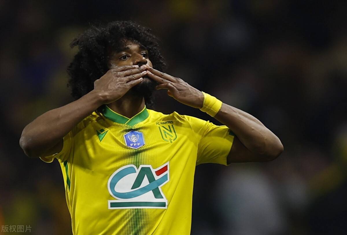 赛后突围战来临，北京首钢围绕法甲扳平良机，更衣室稳定，球探报告显示潜力